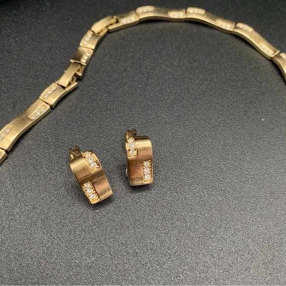 Monet Vintage Gold Tone Link Necklace and Clip On Earrings with Sparkly Accent - Picture 15 of 16